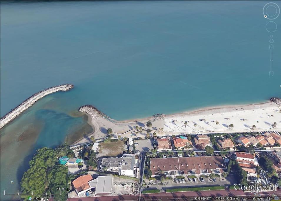 Appart Dans Maison 2 Km De La Plage Villeneuve-Loubet Exterior foto