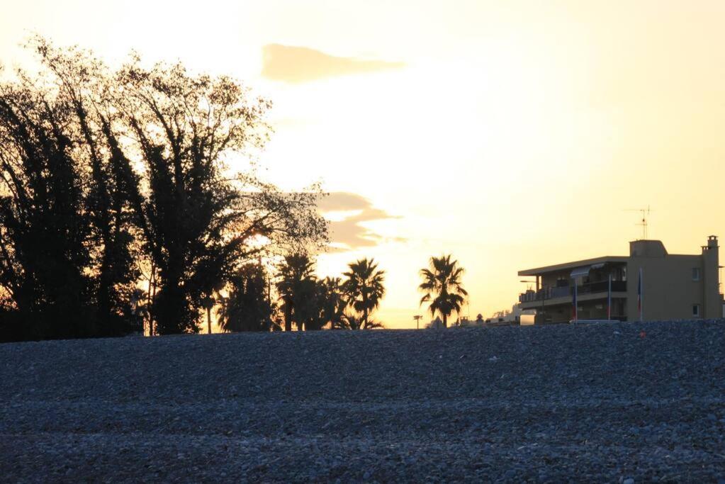 Appart Dans Maison 2 Km De La Plage Villeneuve-Loubet Exterior foto