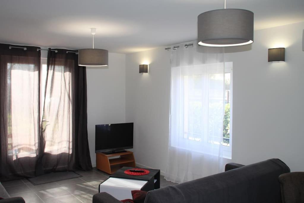 Appart Dans Maison 2 Km De La Plage Villeneuve-Loubet Exterior foto